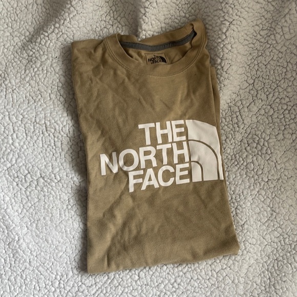 North Face Tee 🏔 - Picture 1 of 2